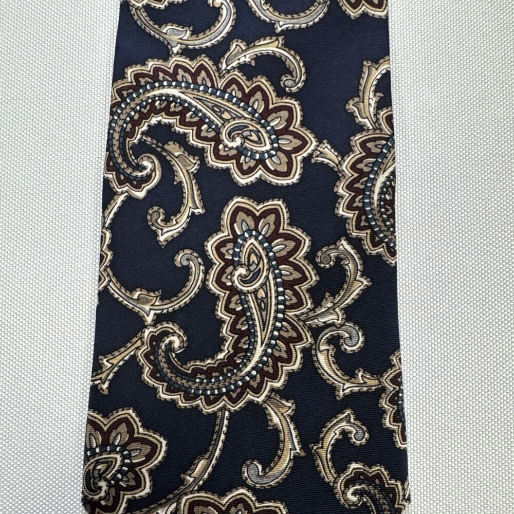 Vintage Barrington 100% Silk Paisley Necktie Navy Burgundy Made In USA
